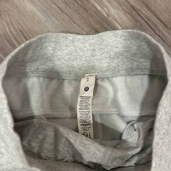 Lululemon Scuba Wide-Leg Pants - Picture 5 of 5